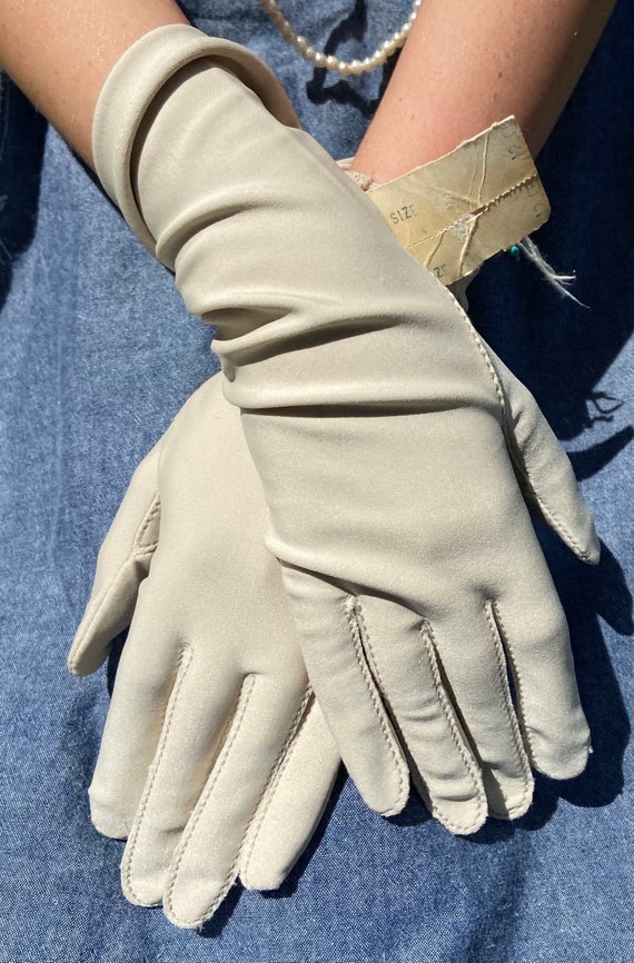 Beige Gloves, Vintage Formal Gloves, Vintage Origi