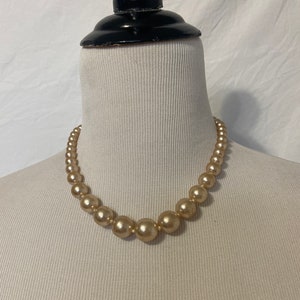 Pearl Necklace, Blush Pearls, Faux Pearl Necklace, Vintage Style, Glam Look, Vintage Fashion, Classic Jewelry