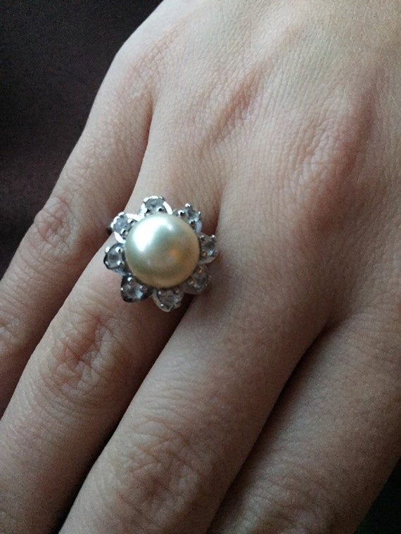 1950s Style Pearl Ring, Statement Ring, Size 9 Ri… - image 2