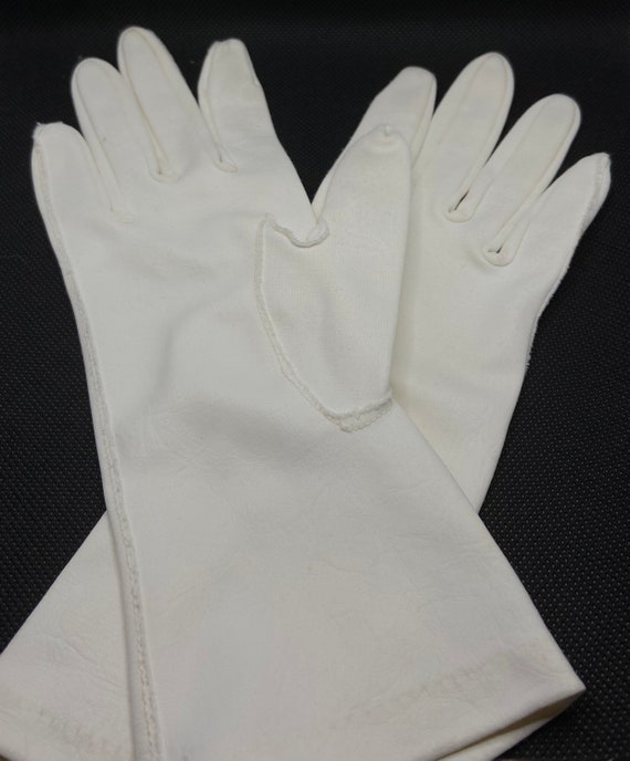 Vintage Faux Creased Leather Gloves, White Gloves… - image 3