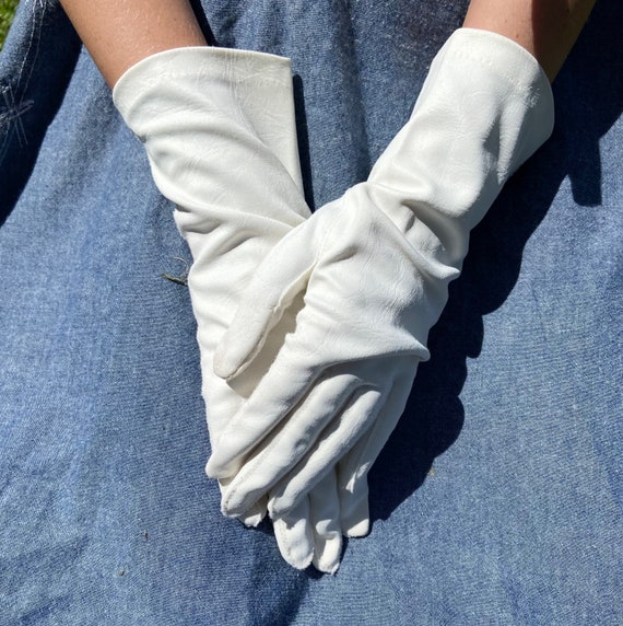 Vintage Faux Creased Leather Gloves, White Gloves,