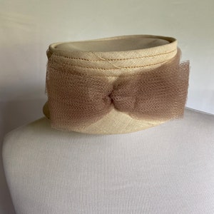 1960s Pillbox, Vintage Formal Hat, White Pillbox, Hat with Bow, Vintage Pillbox, 1960s Hat, White Formal Hat, Sunday Best, 1960s Accessories