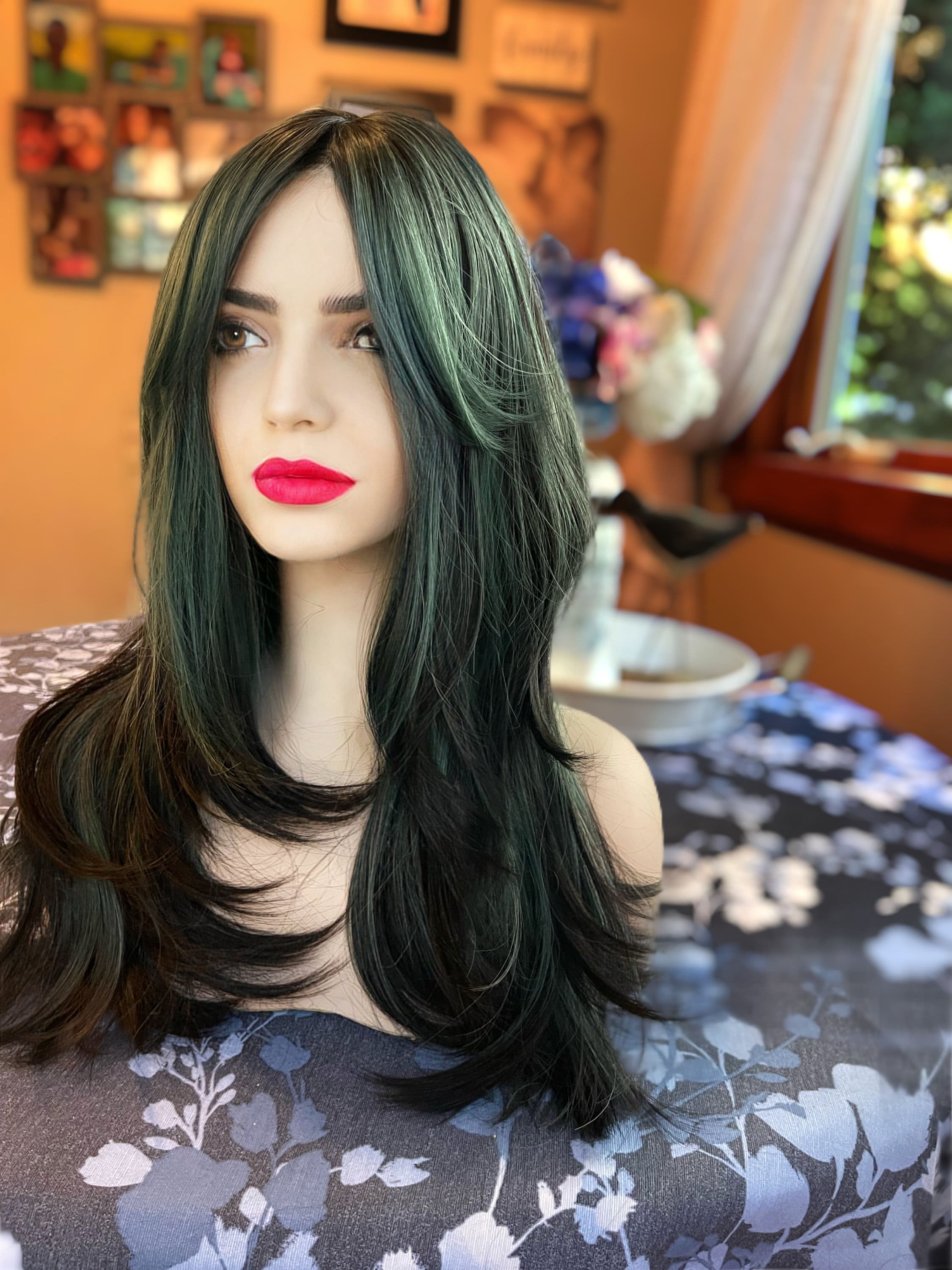 Jayde Modern Butterfly Cut Marbled Green Dark and Black Wig Long Wig Hd Synthetic Hair Loss Alopecia Trichotillomania Layers Showgirl Rock