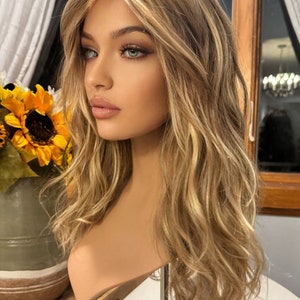 Verona Custom Estetica Wig Alopecia Chemotherapy Lots of Layers Side Bangs Highlights 12/26 Wig Hair Loss Wig Short Wig