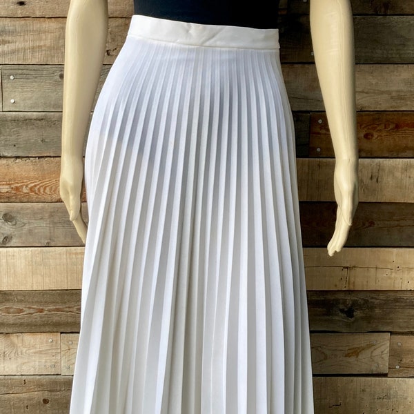 Vintage 1970's White Polyester Pleated Floor Length Maxi in Tag Size 5/6 with High Waist