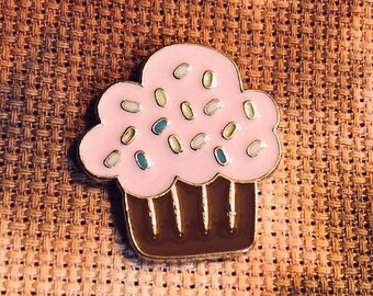 Macroon Flatback Resin Needle Minder Macroon Flatback Resin Needle Minder