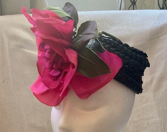 Vintage 50er 60er Jahre FASCINATOR / GROSSE SEIDE Blume + Stroh Pillbox / Gene Doris New York