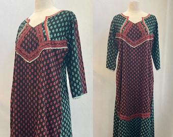 Vintage 70s CAFTAN / Indian Block Print Kaftan / EMPIRE Waist + Lace Trim Bell Sleeves + POCKETS / Cotton / Made in India