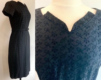 Vintage 50s WIGGLE Dress /  Cotton EYELET / Unique Notched Neckline + Belt / Chic / S