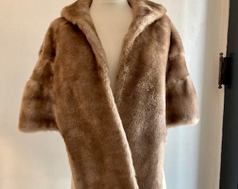 Cape de cou vintage / Cape style châle avec col en FAUSSE FOURRURE champagne avec manches cloche illusion + doublure en satin / Glenoit / OSFM