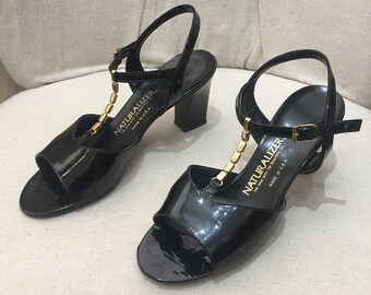 Vintage 70s Sandals / SEXY CHAIN Detail / Naturalizer / Open Toe + Strappy + 3" Heel
