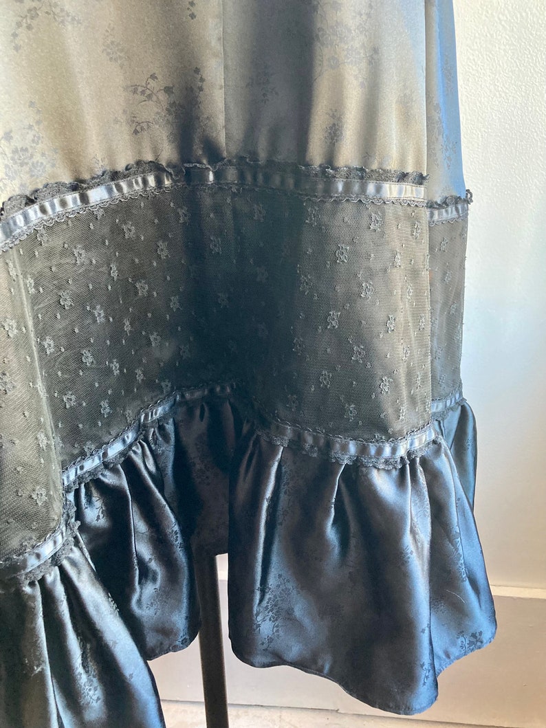 Vintage 80s Prairie Skirt / GUNNE SAX GUNNIES / Inky Black Silk Satin Lace / Corset Waist Ruffle Hem image 7
