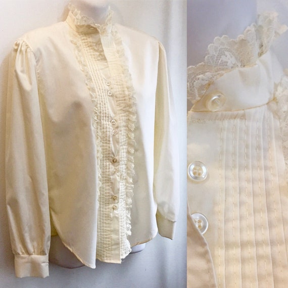 Vintage 70's Does Victorian LACE BLOUSE / High Nec
