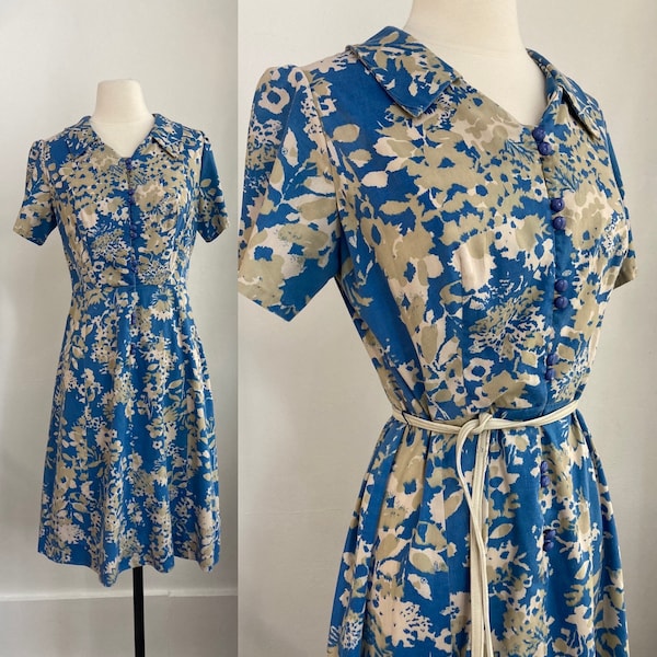 Vintage 50s DAY DRESS / Cornflower + Beige Floral Shirtwaist / Blue Dome Buttons / Rayon Blend / M