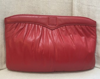 Vintage 80’s PLEATED Red LEATHER CLUTCH Purse + Strap / Pouch Style