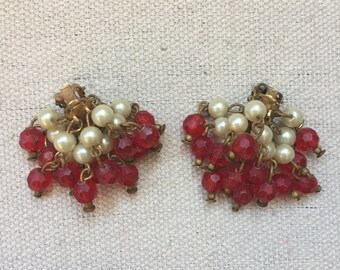 Vintage 50’s 60’s BEAD + PEARL Earrings with Movement / Clip On