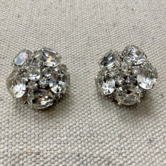 Vintage 50s 60s RHINESTONE Earrings / Chunky Clus… - image 1