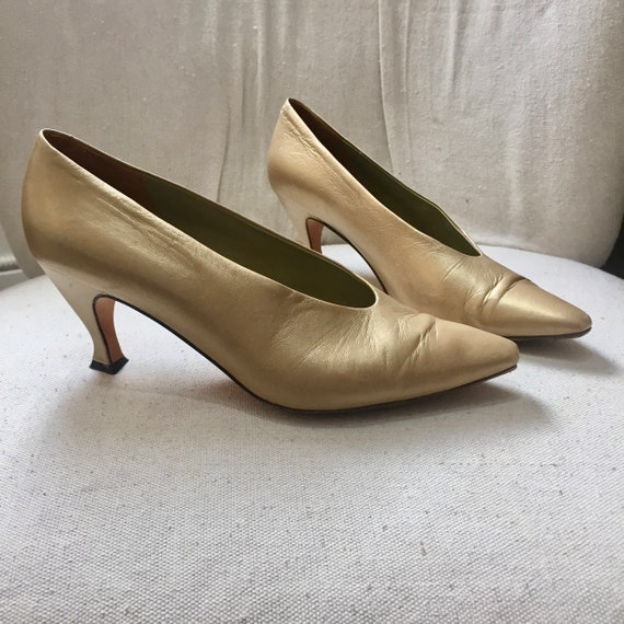 80's 90's Vintage VIA SPIGA High Vamp PUMPS / Mat… - image 2