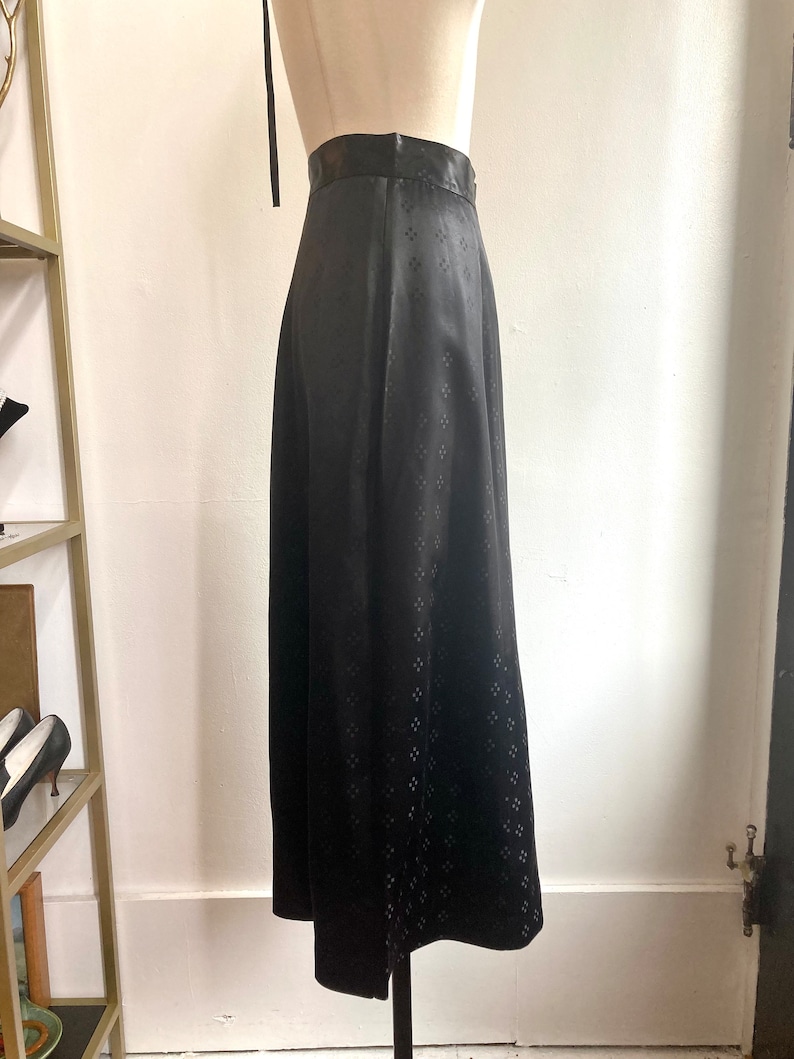 Vintage 40s Skirt / SATIN SILK EMBOSSED Dots / Midi Pencil Length / Side Metal Zip image 6