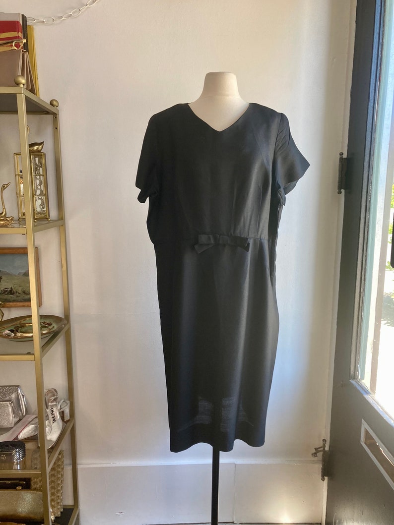 Vintage 50's COCKTAIL Dress / Linen / Little Black Dress Bow Detail / Volup / Designs by Lisa image 5