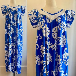 Vintage 60s 70s HAWAIIAN Dress / MUU MUU / Maxi Caftan / Abstract Floral Print / Front + Back V-Neck / Waltah Clarke&#39;s