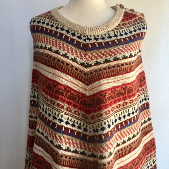 Vintage 70’s FAIR ISLE PONCHO / Wooden Buttons + … - image 3