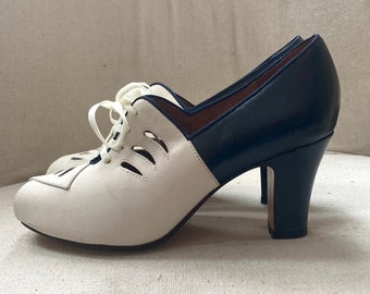 Vintage Inspired 40s Style Pumps / NEW RE-MIX / Peep Toe Spectator Reproductions / White + Navy / Cut Out Detail + Two Lace Choices / 8