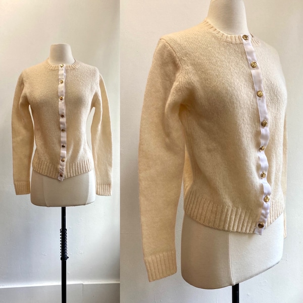 Vintage 50s Cardigan Sweater / Ivory Scottish Shetland Wool / Ribbon Placket + Gold Buttons / Clansman English Sports Shops Bermuda