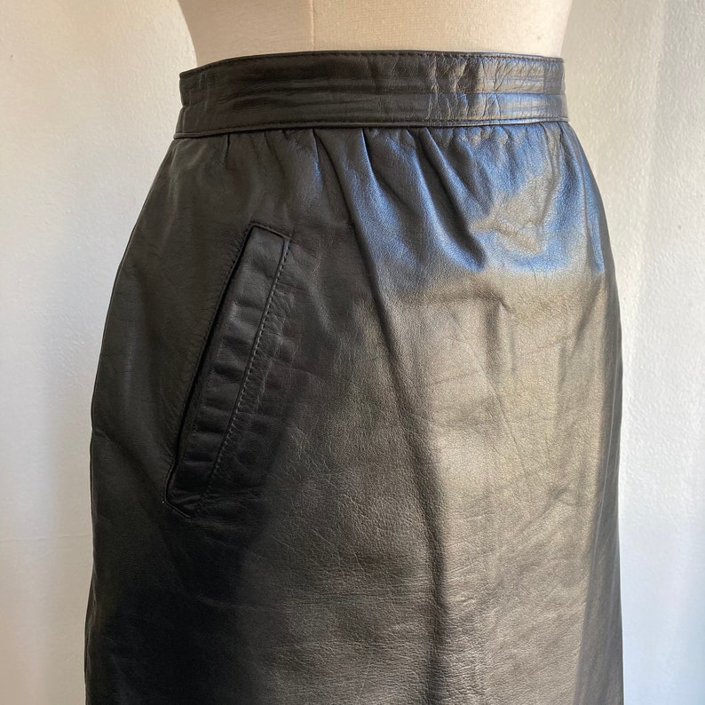 Vintage BLACK LEATHER Skirt / Leather Mini Skirt / POCKETS High Waist / Lined image 4