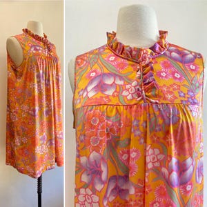 Vintage 60s Nightgown / Mod Baby Doll Slip Dress / VANITY FAIR / PSYCHEDELIC Floral Print / Ruffle Collared Neckline + Covered Buttons