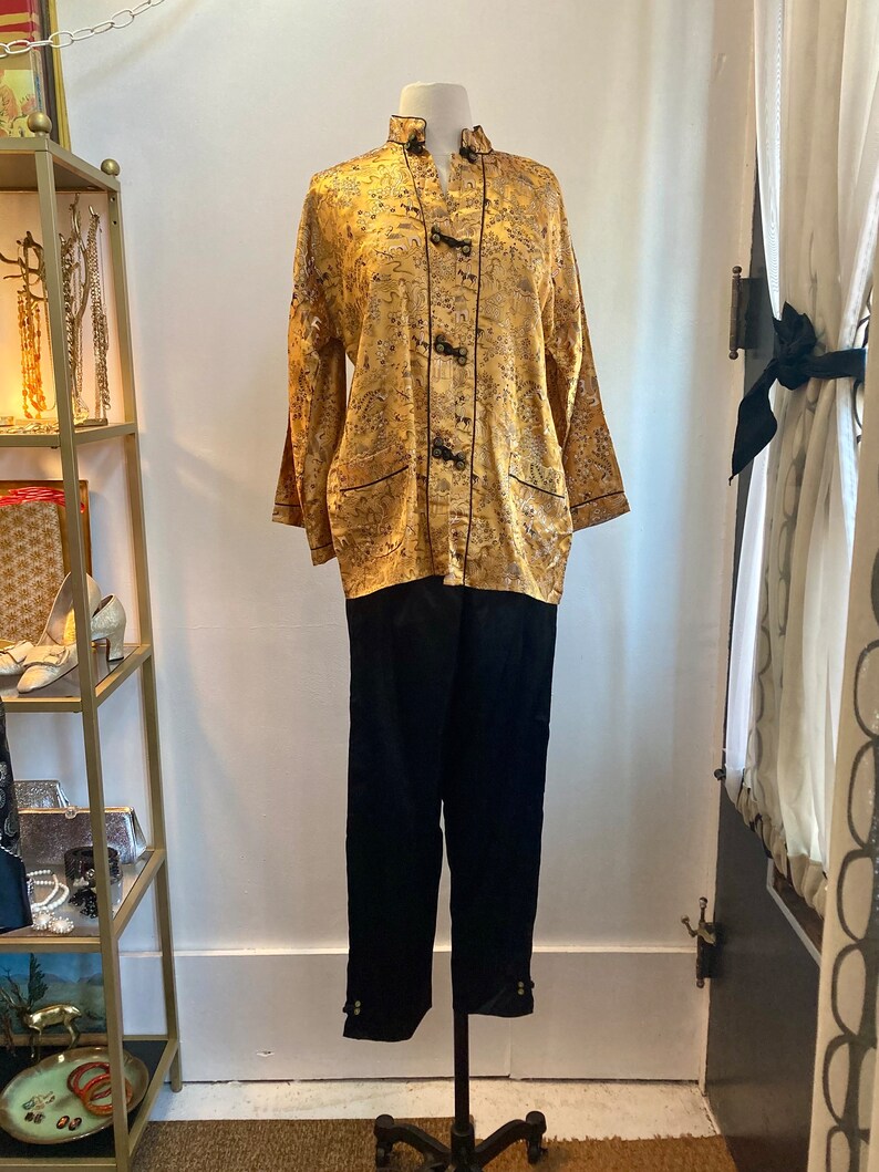 Vintage 60s SILK LOUNGE Set / Hostess Pajamas / Gold Jacket Pockets Frog Closure Tie / Tie Waist Pants with Ankle Frog Closure image 4