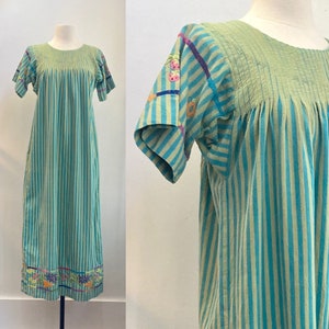 Vintage 70er Jahre CAFTAN Huipil Kleid / Besticktes FRUIT + Blumen + Beeren auf STREIFCHEN / Biesen-Oberteil / Luz Originales / Made in Mexico