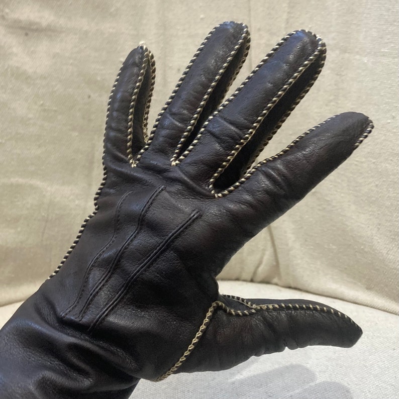 Beautiful 40s 50s Brown LEATHER GLOVES Beige TOPSTITCH image 2