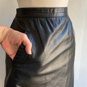 Vintage BLACK LEATHER Skirt / Leather Mini Skirt / POCKETS High Waist / Lined image 6