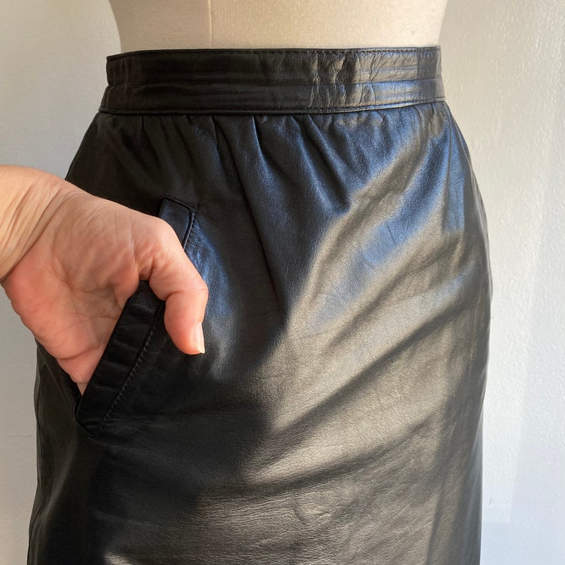 Vintage BLACK LEATHER Skirt / Leather Mini Skirt / POCKETS High Waist / Lined image 6