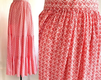 Vintage 70s MAXI Skirt / CALICO / PRAIRIE Style With  3 Tiers / Puckered Seersucker / S