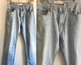 Vintage 90s LEVIS 559 STRAIGHT + RELAXED Jeans / Soft Wear + Very Light Blue