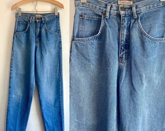 90's Vintage MOM Jeans / HIGH Waisted + TAPERED + Light Wash / Great Lands