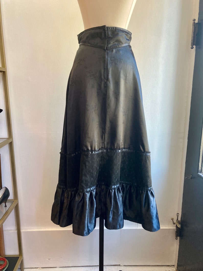 Vintage 80s Prairie Skirt / GUNNE SAX GUNNIES / Inky Black Silk Satin Lace / Corset Waist Ruffle Hem image 2