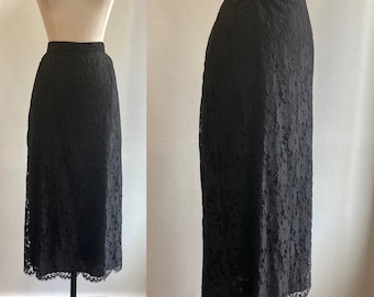 Vintage 60s LACE SKIRT / CHIC / Midi Pencil Length / Lined + Back Zip