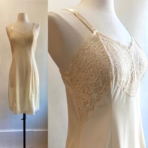 Vintage 50s 60s Slip / Sheer Beige Nylon + LACE Bodice + Lace Trim / Wonder Maid / 34