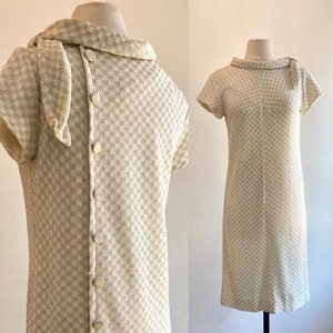 Vintage 60s 70s Mod Dress / SILVER METALLIC HOUNDSTOOTH Print / Butttons Up Back + Neck Scarf / Leslie Fay