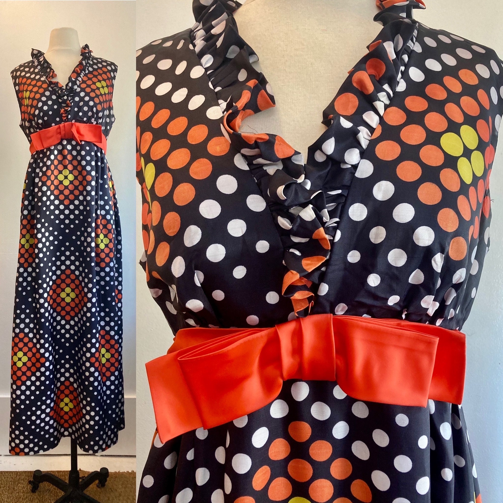 Vintage 60er Kleid / 70er Vintage Kleid / Mod RUFFLE Kragen + GROSSE Schleife + MAXI Länge / Polka Dot Digital Lite Brite Print Fabric