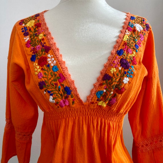 70's Vintage Mexican HAND EMBROIDERED Floral Gauz… - image 6