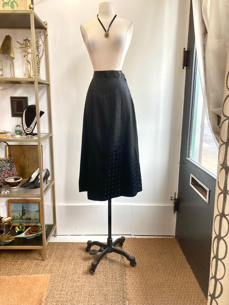 Vintage 40s Skirt / SATIN SILK EMBOSSED Dots / Midi Pencil Length / Side Metal Zip image 2