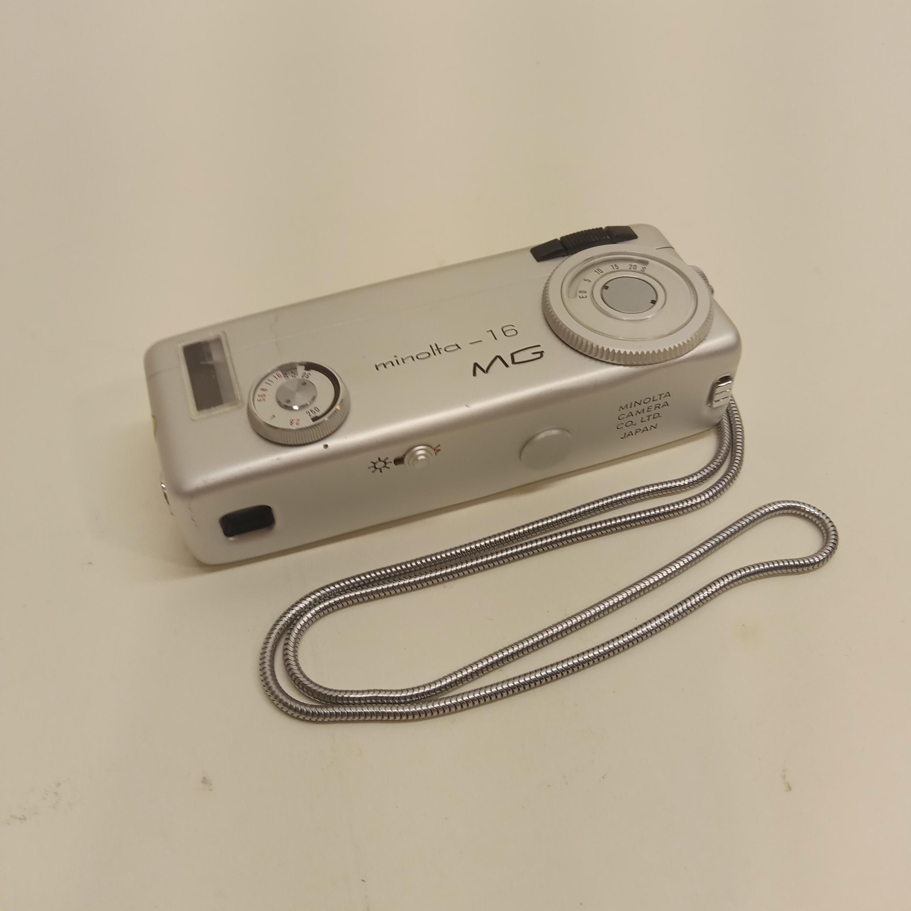 ミノルタ16   アンティーク フィルムカメラ 休八写真館 - 千代田光学 ミノルタ 16 / Chiyoda Minolta 16
