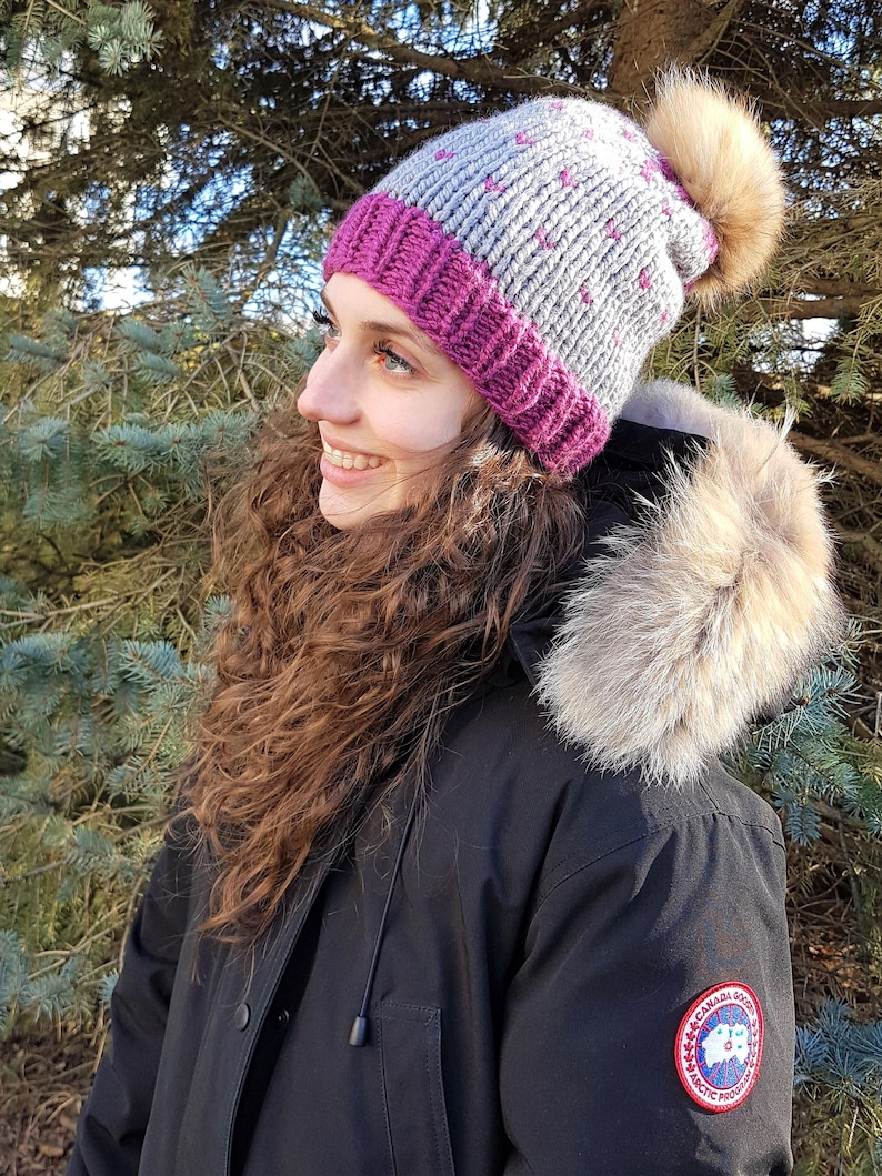 Winter Hat with removable fur pompom Hat Size Adult Tuque d/'hiver avec pompon d\u00e9tachable