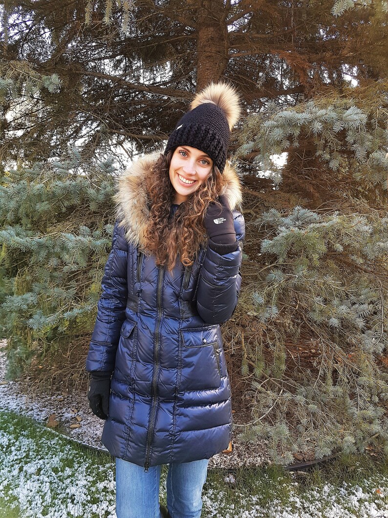 Hat Size Adult Large Winter Hat with removable fur pompom Tuque d/'hiver avec pompon d\u00e9tachable