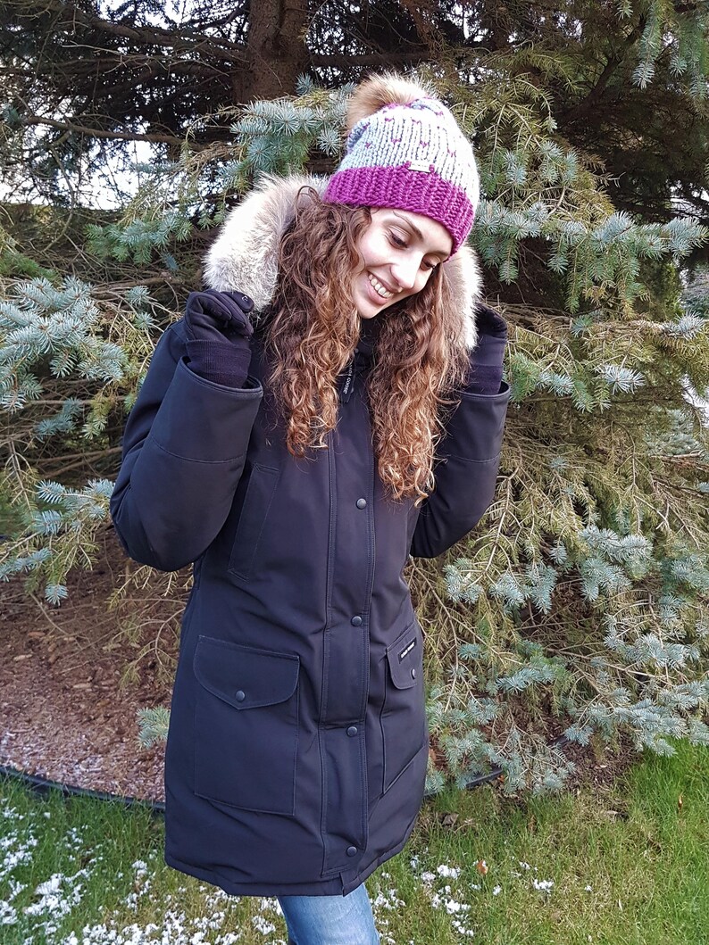 Winter Hat with removable fur pompom Hat Size Adult Tuque d/'hiver avec pompon d\u00e9tachable