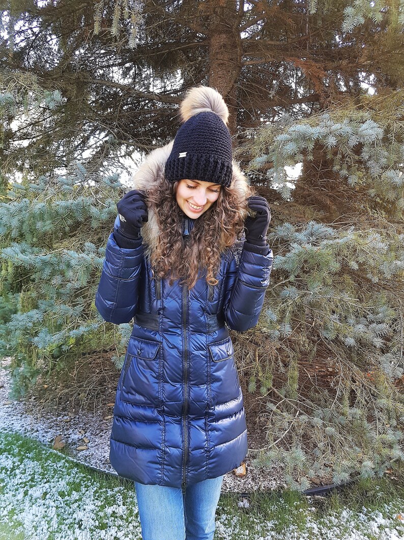 Hat Size Adult Large Winter Hat with removable fur pompom Tuque d/'hiver avec pompon d\u00e9tachable